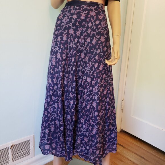 NWOT Wrap Skirt, Reversible. can wear it in so many ways. - Picture 12 of 15